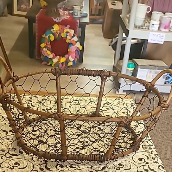 Rustic Brown Wire Basket - Picture 1 of 6